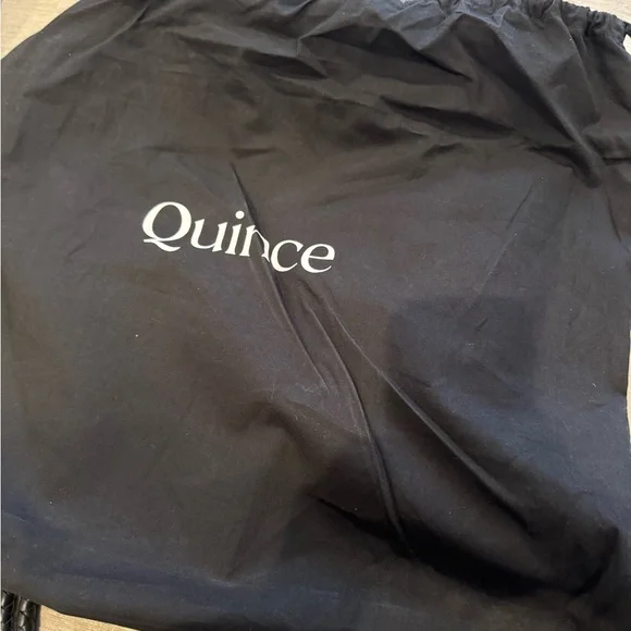 Elegant Black Woven Tote Bag - Picture 6 of 7